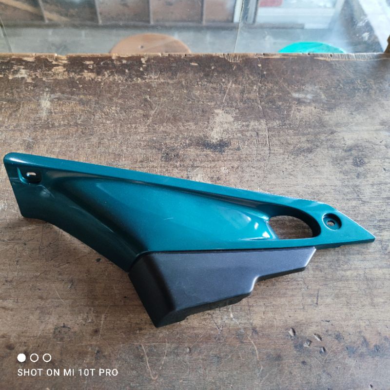 Toolbox Tutup Accu Yamaha Sigma Hijau Kanan Original Yamaha