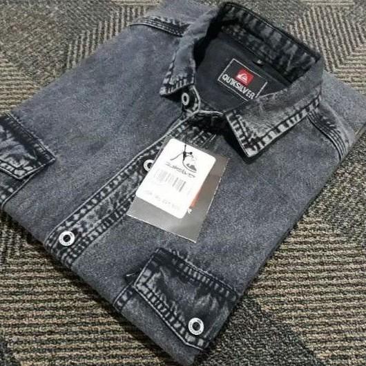 Harga Spesial KEMEJA JEANS PRIA LENGAN PENDEK HARGA GROSIR BAHAN SUPER PREMIUM KEMEJA DISTRO BANDUNG