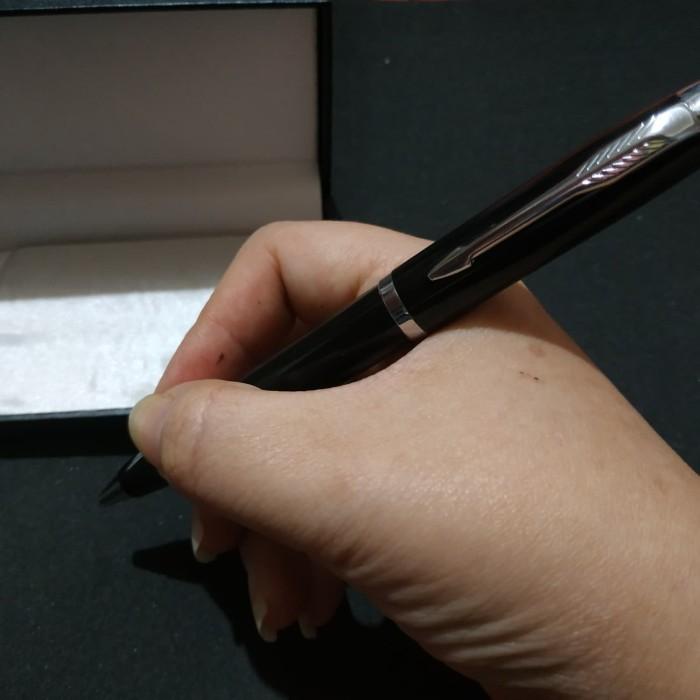 

Pulpen Eksklusif Hitam Mengkilap Klip Silver Free Grafir Nama Best Seller