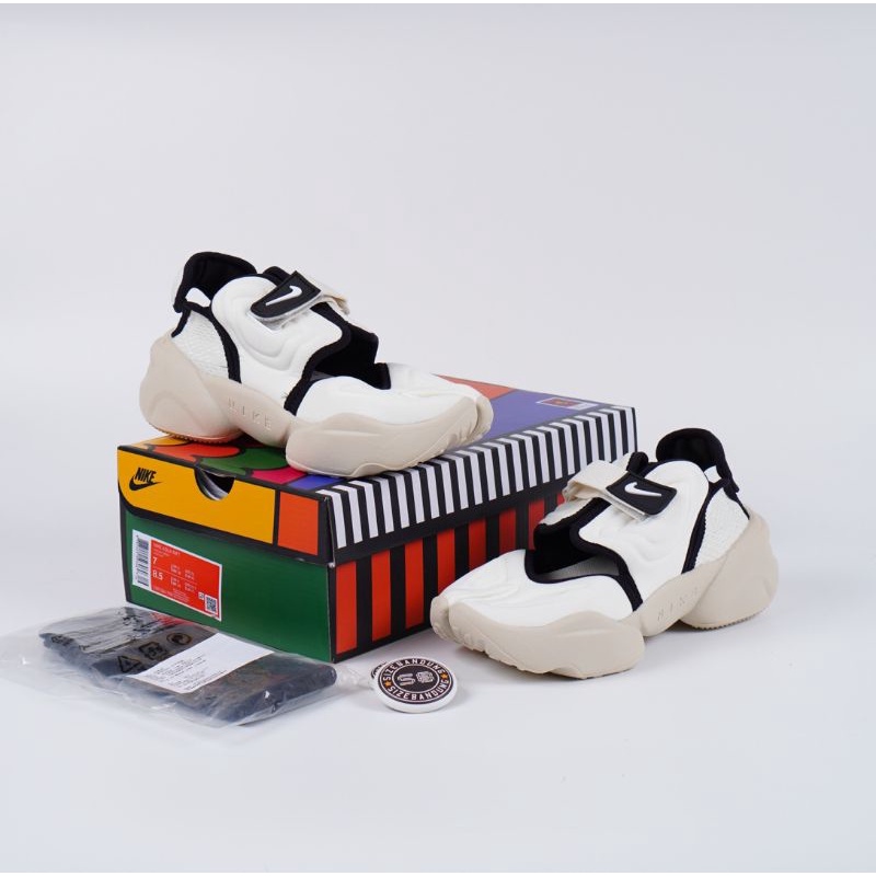 Image of Sepatu Nike Aqua Rift White Black #0