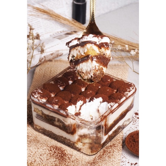

TIRAMISU DESSERT BOX BITTERSWEET BY NAJLA ( ready stock )