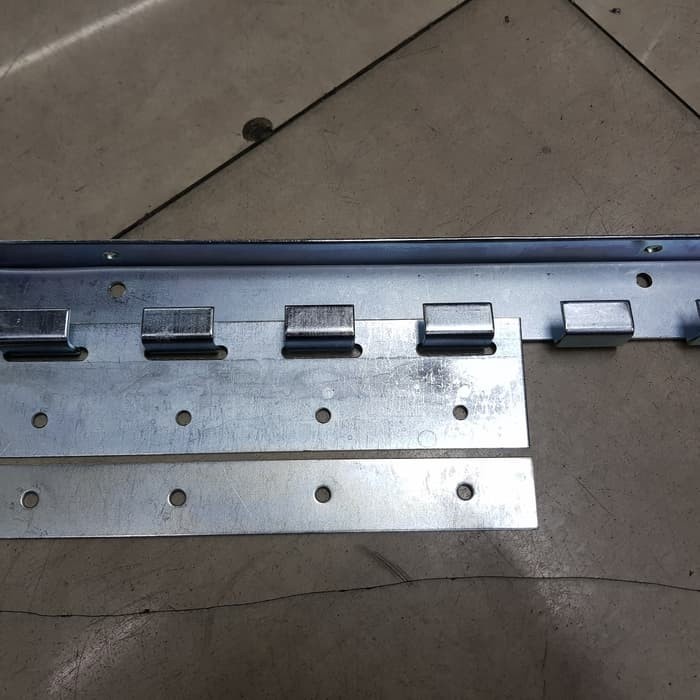 HANGER PLASTIK CURTAIN