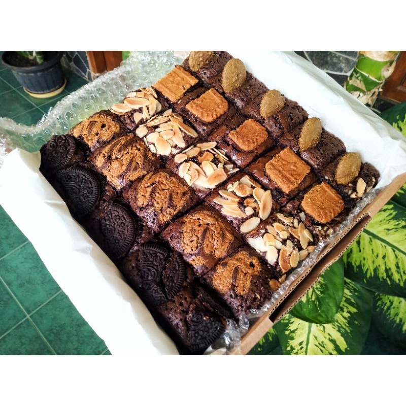 

fudgy brownies large 20x20 custom