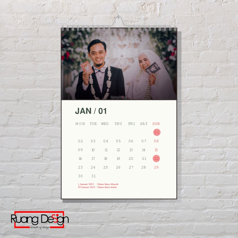 

Kalender Dinding kostum 2023