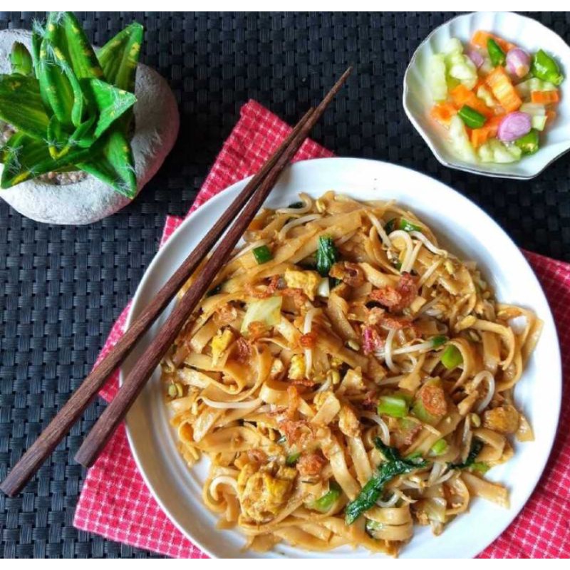 

Kwetiau basah urai mentah jogjakarta berat 1.2 kg