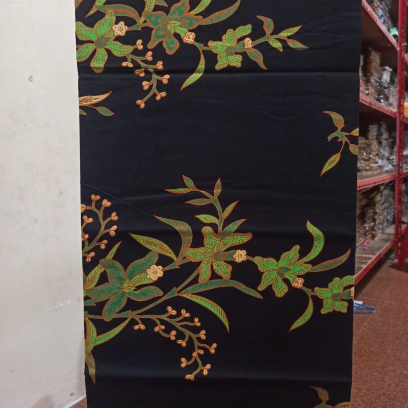 Kain Batik Primisima Katun motif Burung Merak Hitam