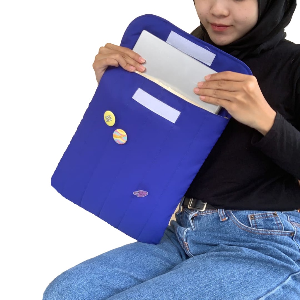 Celah Langit Noka Laptop Sleeve l Tap Laptop Sleeve