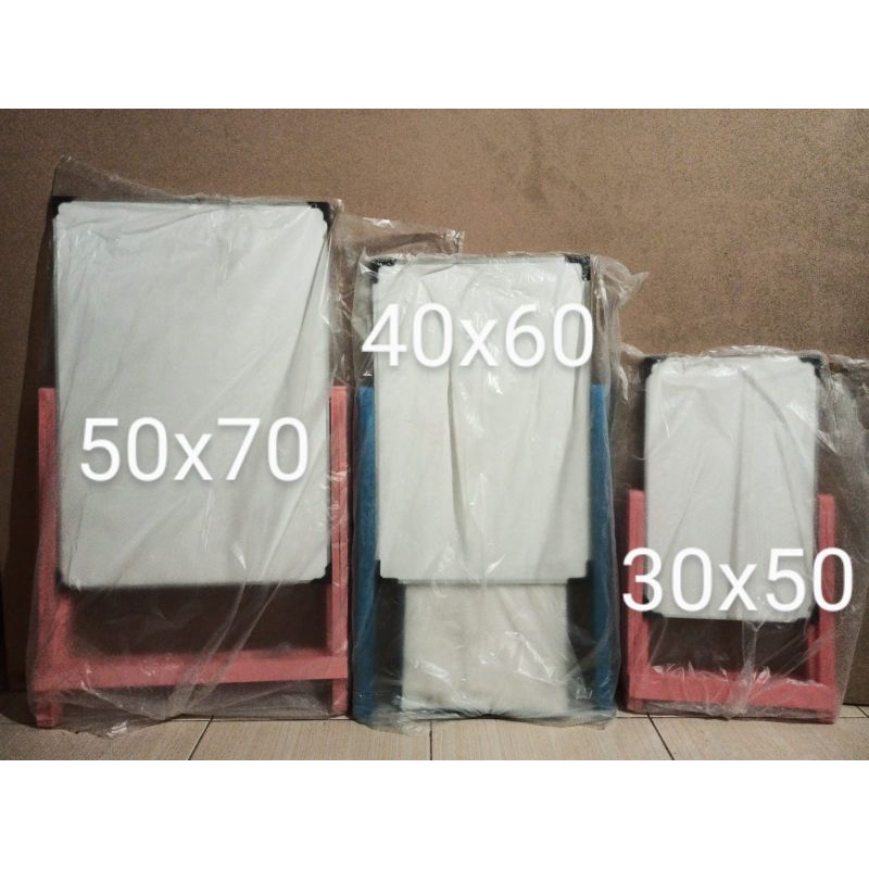 

Papan Tulis Kaki Plus Laci Non Laci Ukuran 50x70