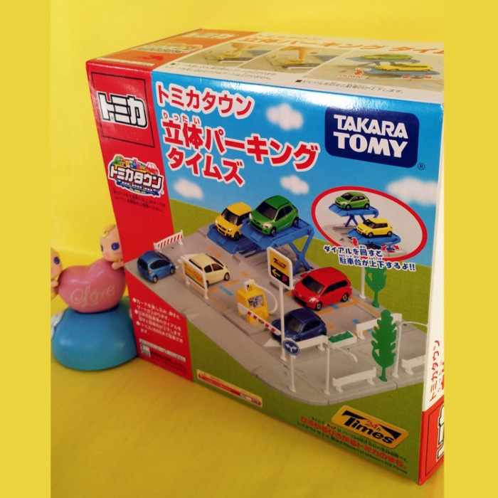 Tomica Town Parking 3-D Car Park