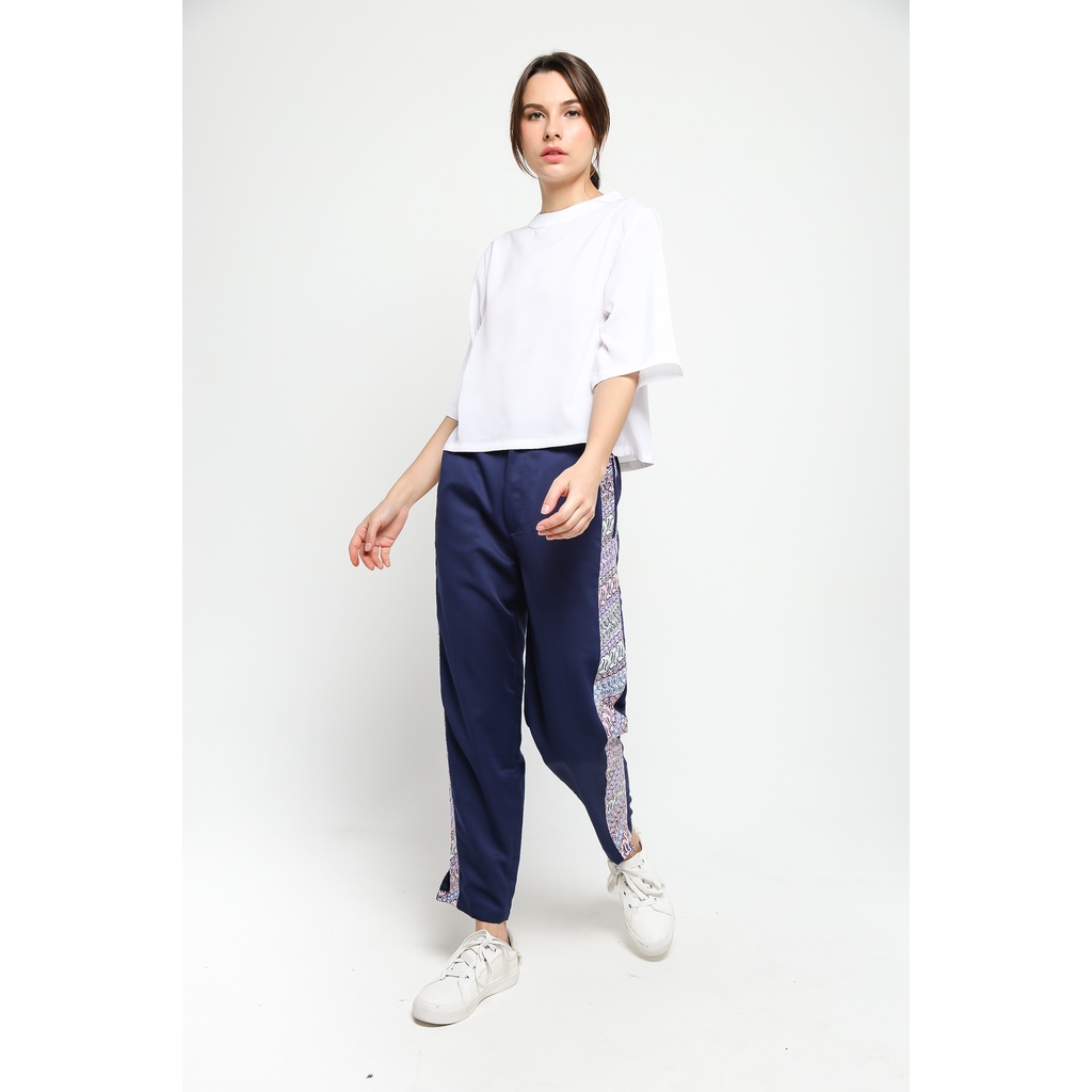 Celana batik modern untuk wanita biru navy | AVARA