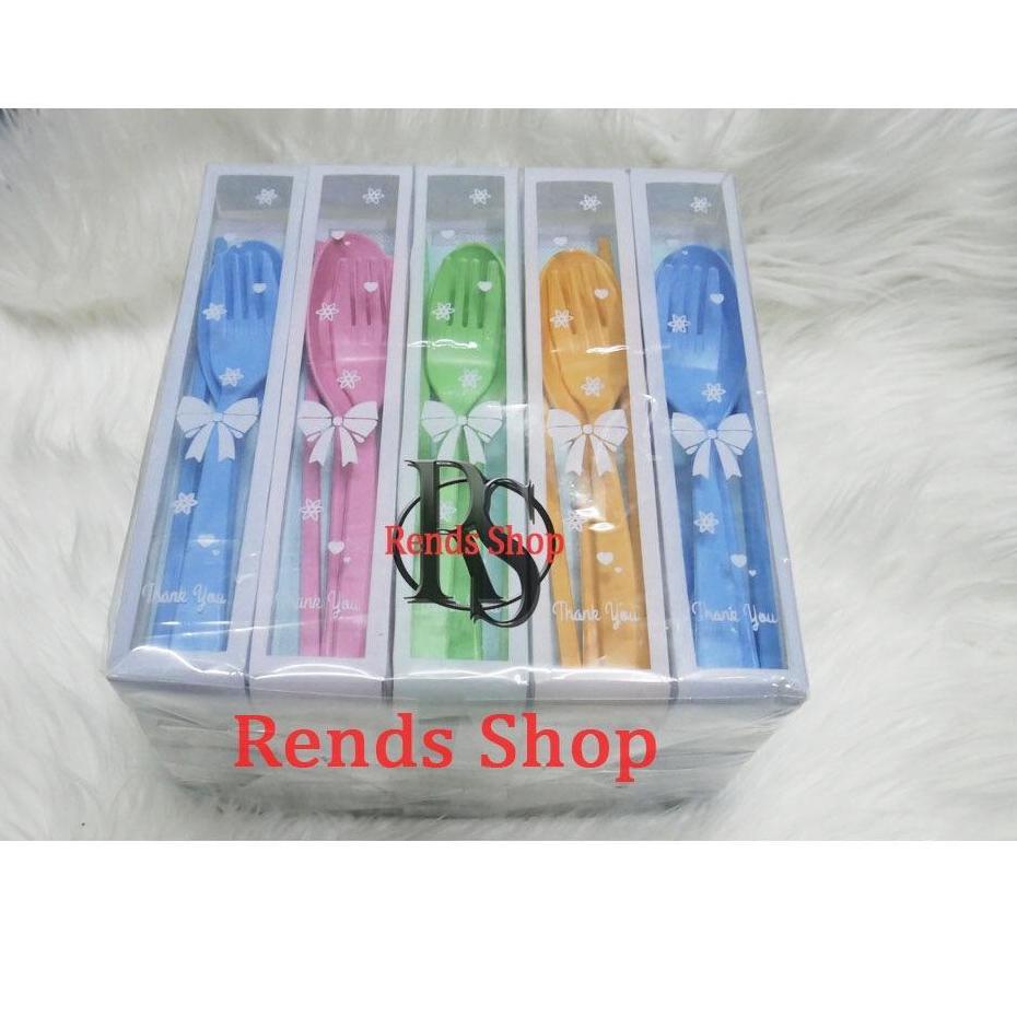 Hot Surprise (isi 100 pcs) Souvenir Travel Set LOKAL Kemasan MIKA Motif Sendok Garpu Sumpit