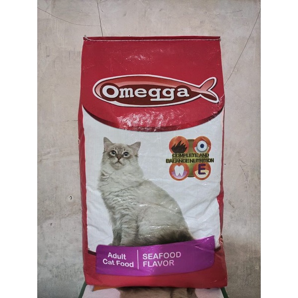 ( 5 PCS ) Makanan Kucing Omega Seafood Kemasan 1KG / 1kg × 5pcs Omegga Cat Seafood Repack