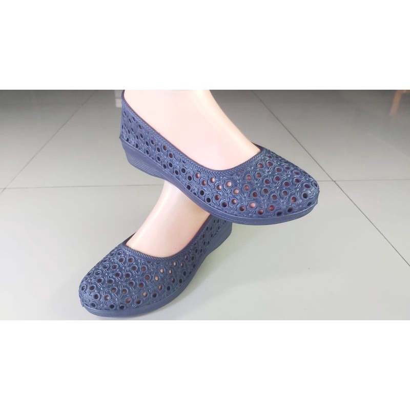 Sepatu Wanita Empuk Anti Selip Q-1234 Slip On Flat tinggi 3 cm