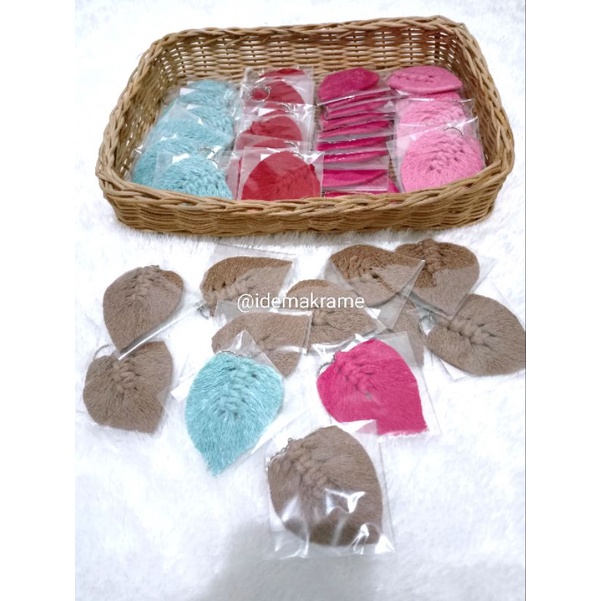 macrame leaf keychain/ macrame souvenir