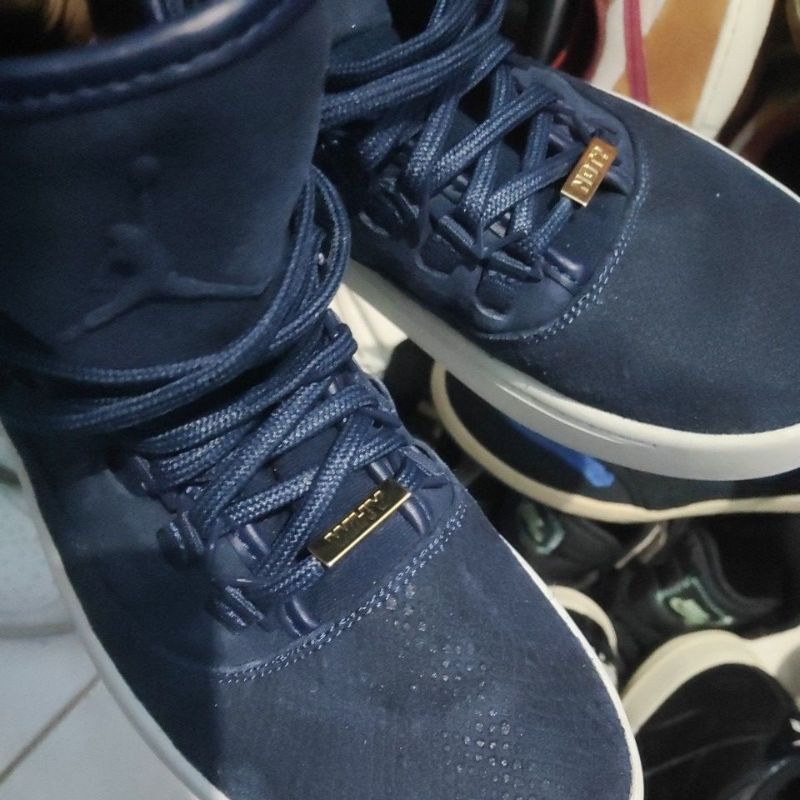 Jordan biru navy
