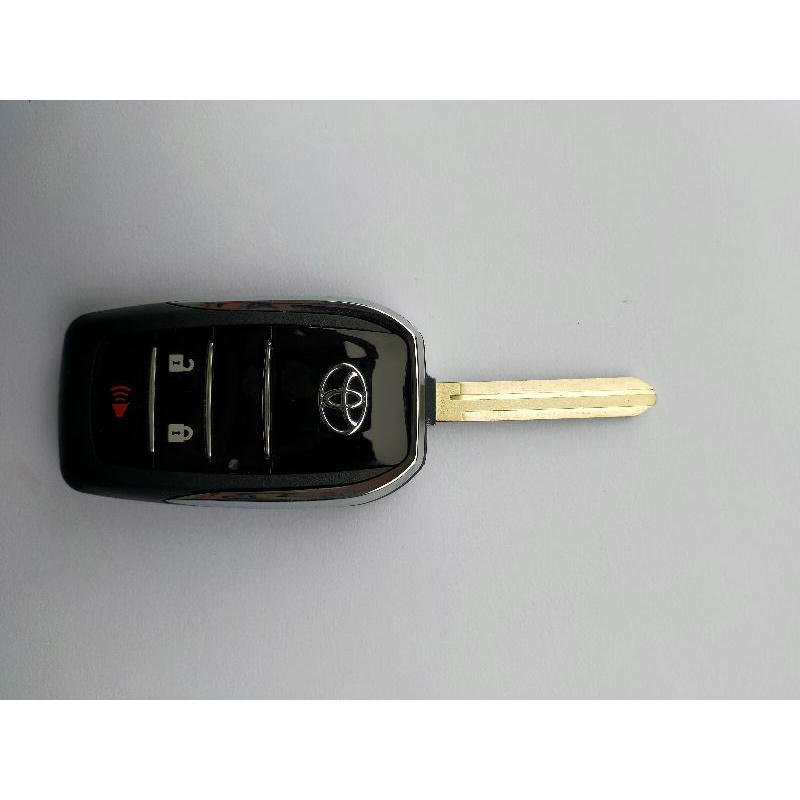 Casing Kunci remot model lipat Toyota innova yaris vios altis fortuner inova. 3 tombol/4 tombol