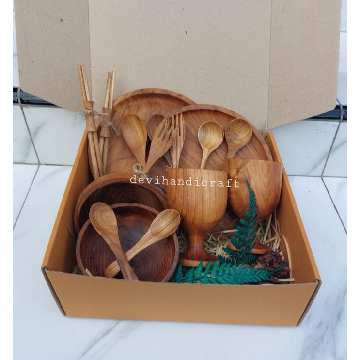 

hampers kayu/hampers natal/kado/hadiah ulang tahun/hampers wedding kayu jati A021