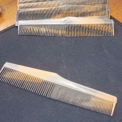Sisir kecil pria TOP Coklat