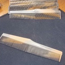 Sisir kecil pria TOP Coklat