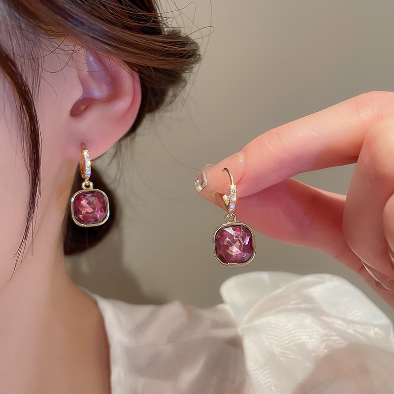 Anting Bulat Jepit pink artificial gemstone square earrings Aksesoris Wanita Korea