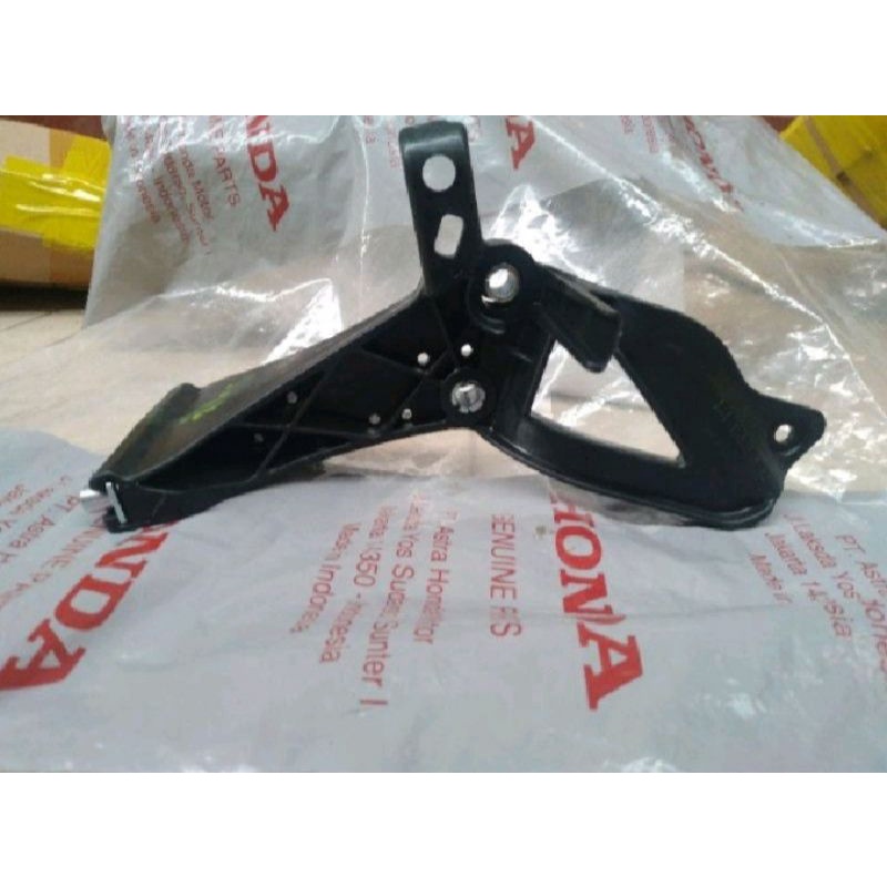 dudukan tameng depan scoopy 2021-2023 original