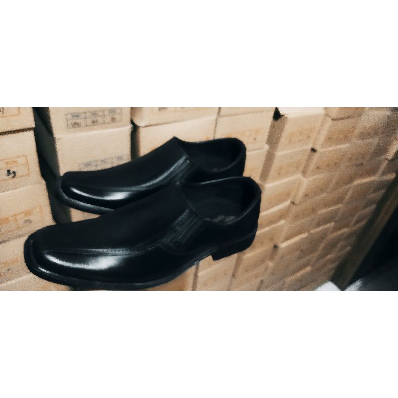 Sepatu pantofel pria slip on sepatu kerja formal kantoran cowok murah