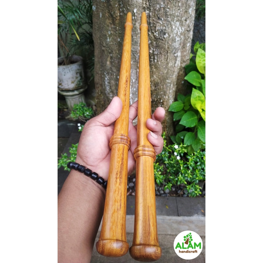 Tongkat komando kayu gaharu merah