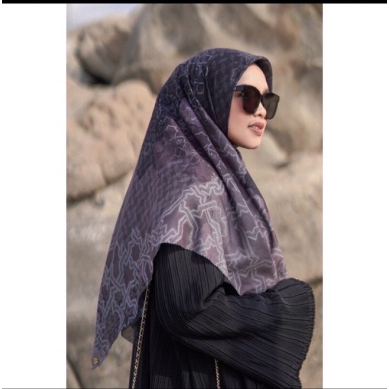 Buttonscarves Haramain XL black