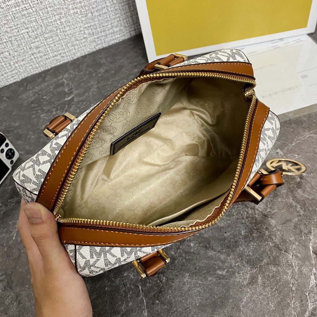 M*chael Kors Maeve Monogram 10866 (FreeKantongKain+Bubble Wrap)