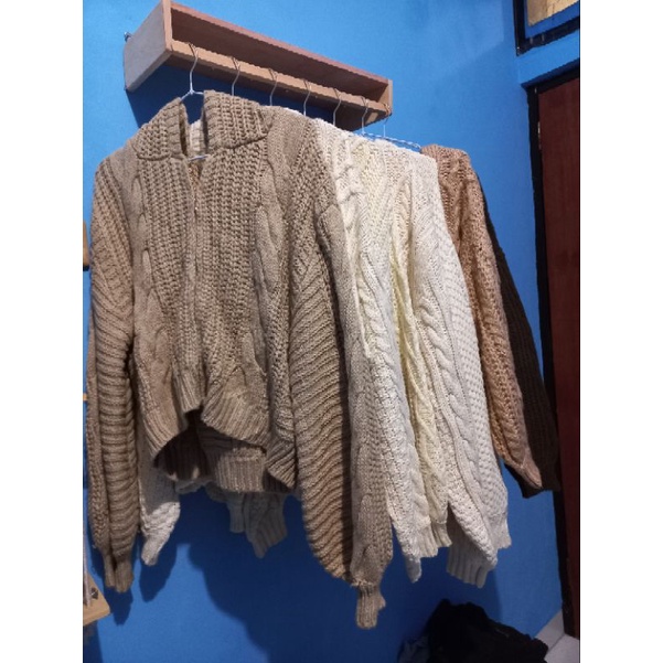 Cardigan Kepang Crop Tangan Balon