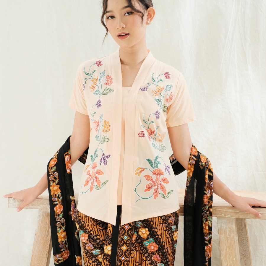 Kebaya Encim Batik Malia Lengan Pendek Meradelima Katun Cream