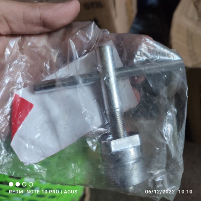 Treker Tracker Kunci Magned Magnit Vespa