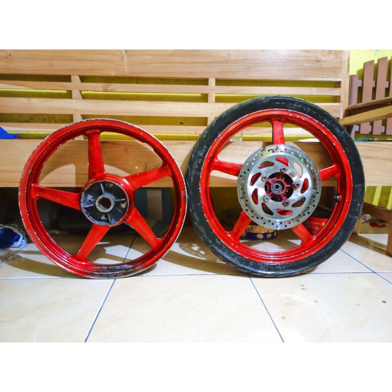 velg original depan belakang Vixion old copotan motor