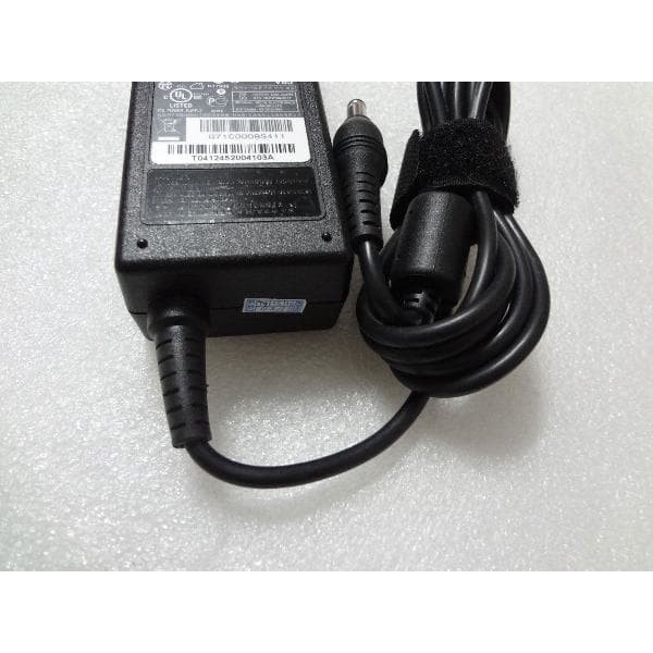 Charger/Adaptor Toshiba Portege R30 R700 R705 R830 R835 M900 Original