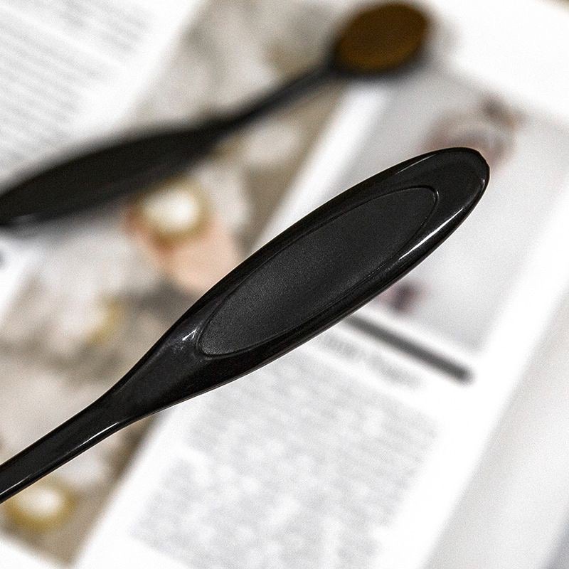 Kuas / brush foundation