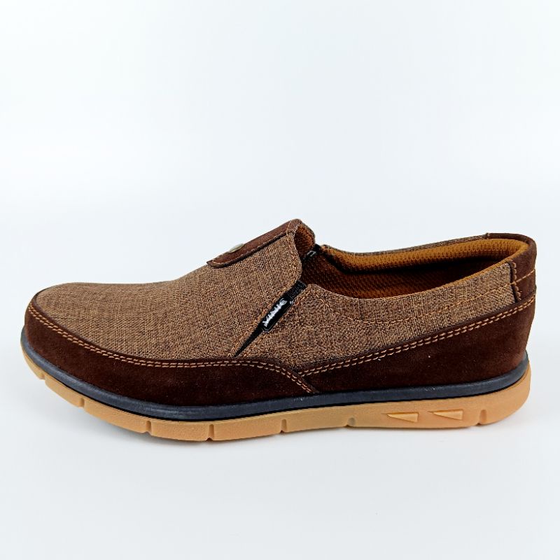 Sepatu Santai Casual Slip On Vinic Cokelat Pria