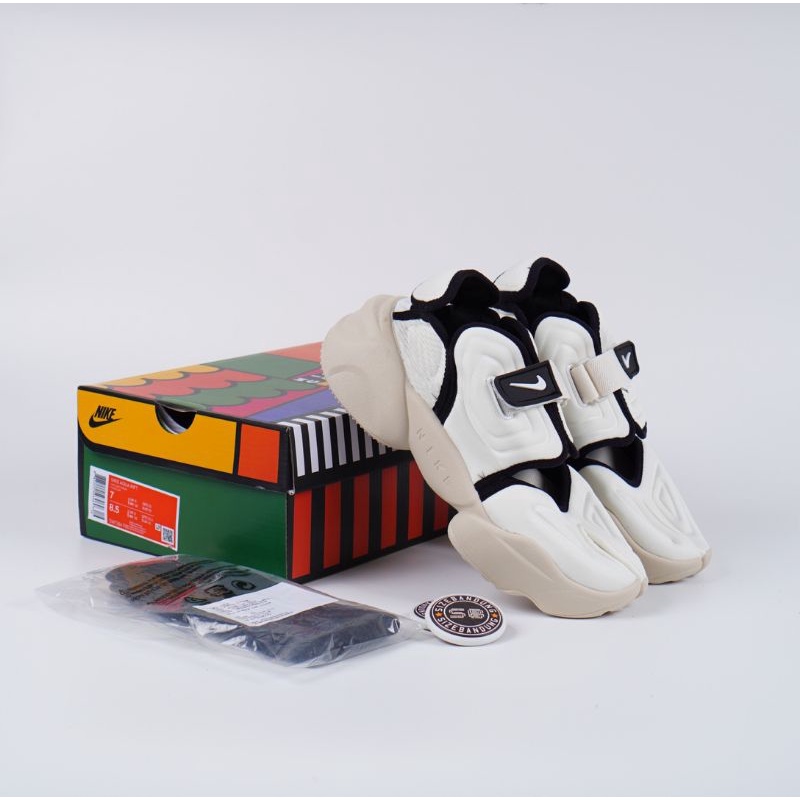 Image of Sepatu Nike Aqua Rift White Black #1