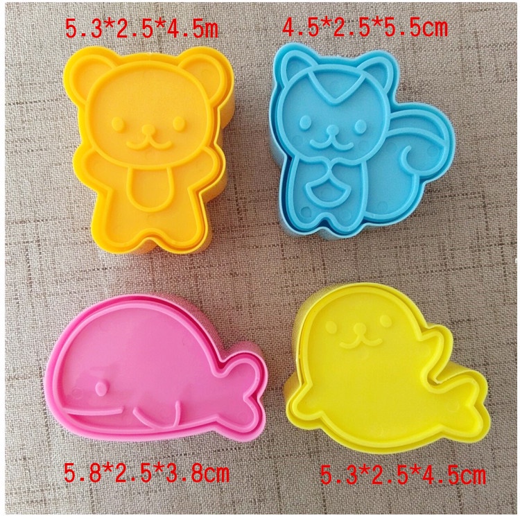 Cetakan Makanan SET 4Pcs Cetakan roti/nasi karakter hello kitty beruang mobil sandwich CETAKAN ROTI TAWAR KARAKTER SANDWICH MOLD POTONGAN ROTI CETAKAN PEMOTONG Roti