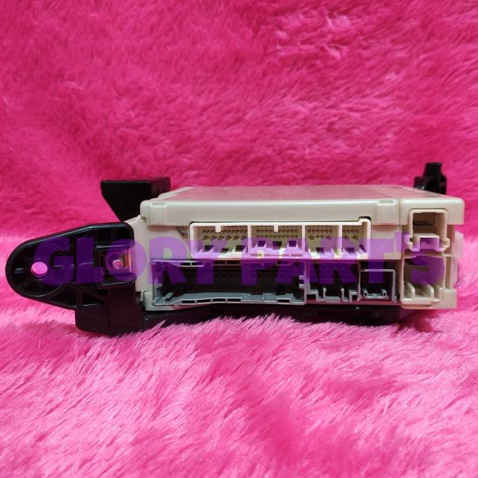 Jual Fuse Box Sekring Junction Block Toyota Voxy Nav1 8273028332 Zrr70