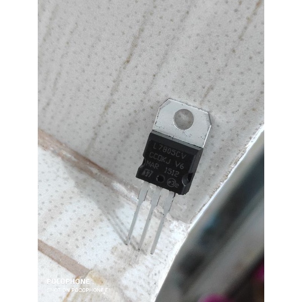 LM7805 IC Stabilizer IC Step down 5V 1A IC stabiliser penstabil tegangan