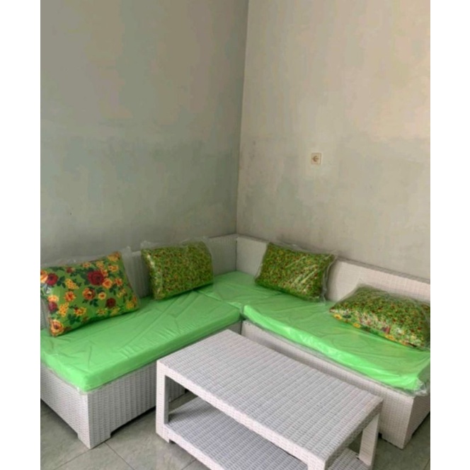 Sofa L Sudut Rotan Sintetis