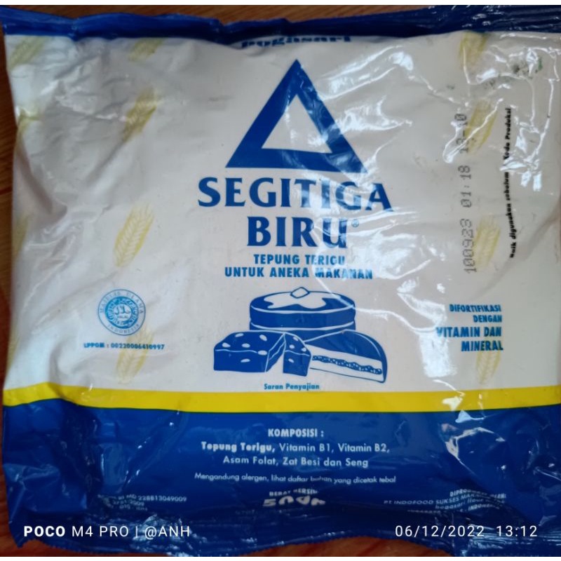 

TEPUNG TERIGU SEGITIGA BIRU 500g