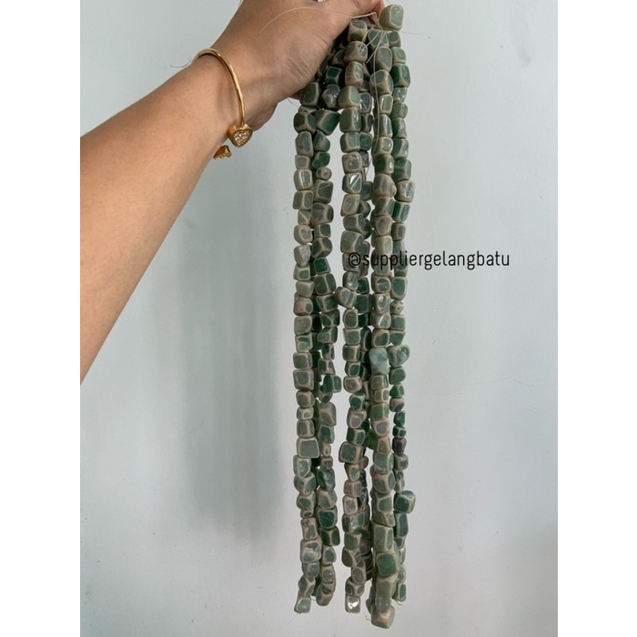 bongkah rough Batu GREEN NEFRIT JADE kalimantan 20mm giok akik hijau