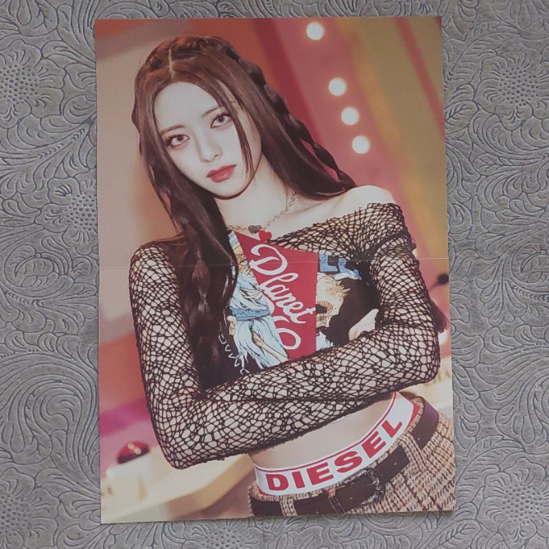 Official Mini Poster Yuna ITZY Cheshire