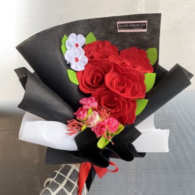 BUKET BUNGA FLANEL | BUCKET BUNGA WISUDA | BUKET NIKAH TNI AL | BONEKA WISUDA | JUNGKOOL