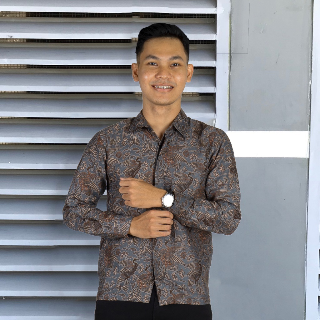 BATIK TRUSMI Kemeja Pria Lengan Panjang Motif Balian Encim Bangau