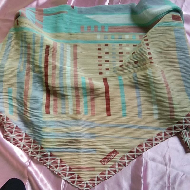 plisket segitiga motif 2