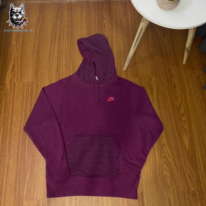 Nike Spell Out Red W*ne