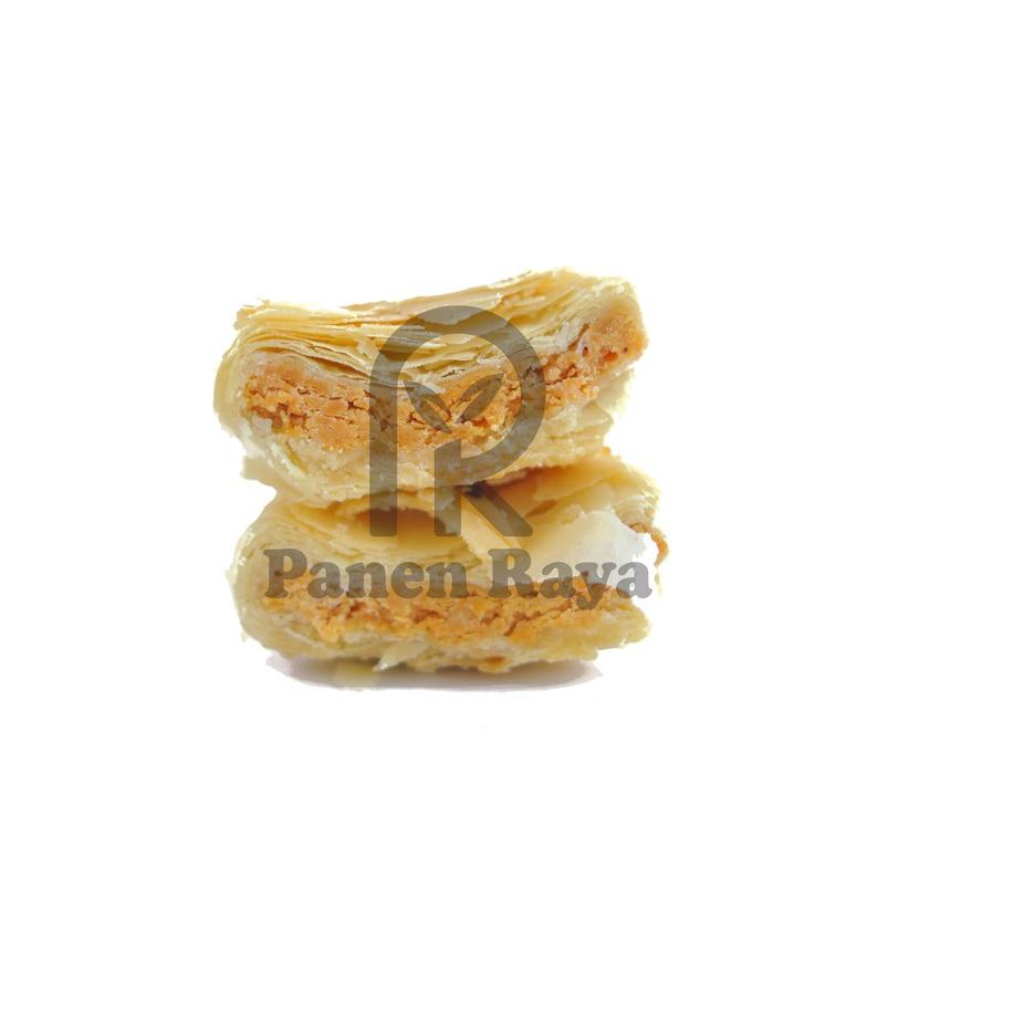 

→ Pia Gorontalo Keju Coklat ゥ