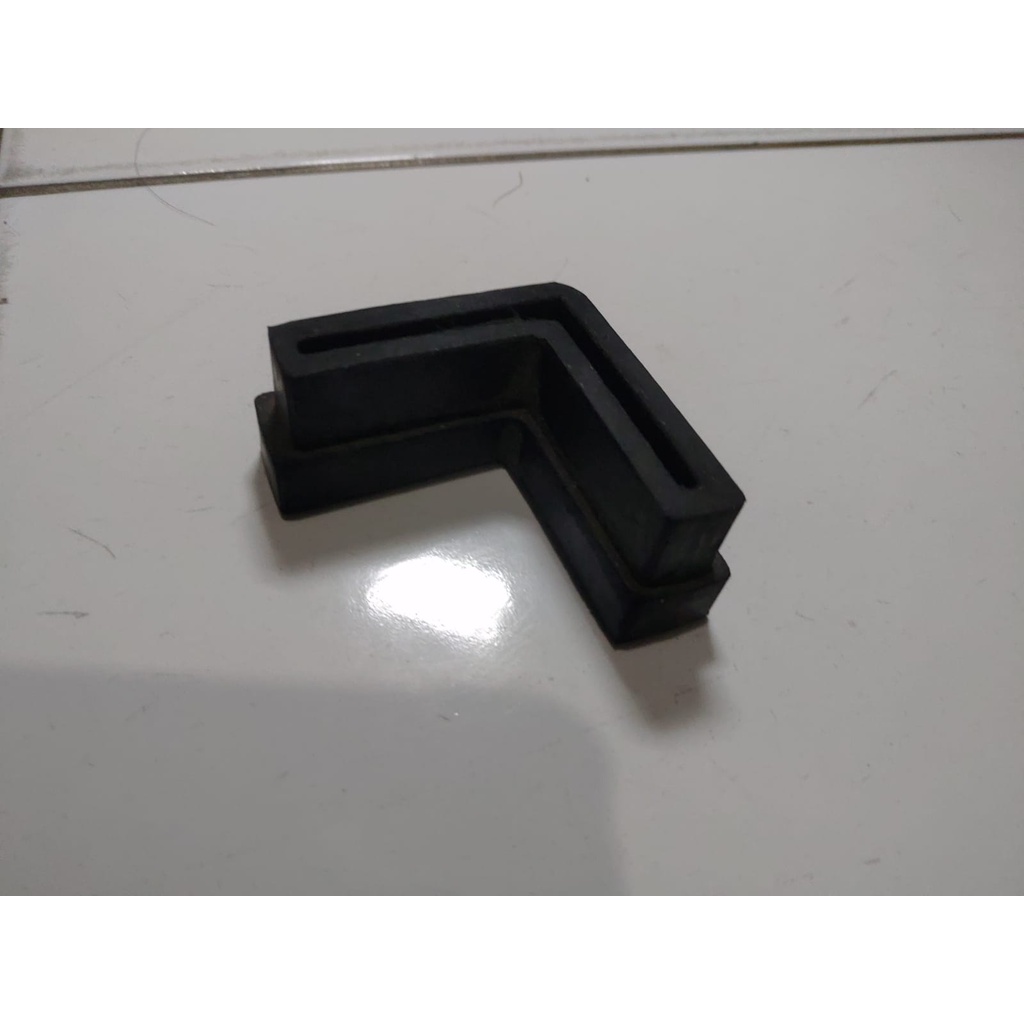 KARET KAKI ALAS TAPAK SIKU LUBANG / KARET SIKU RAK LUBANG